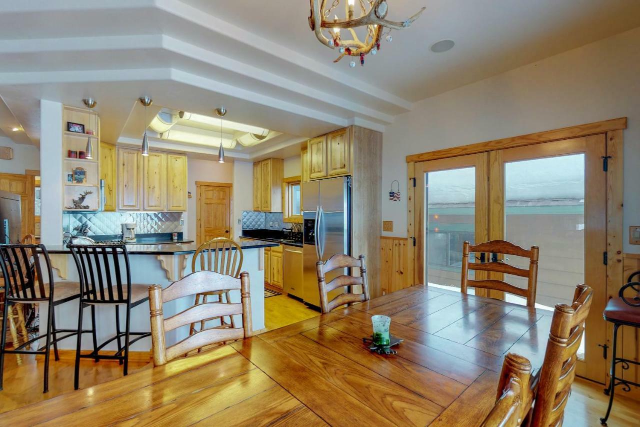 Antler Ridge Villa Big Sky Exterior photo